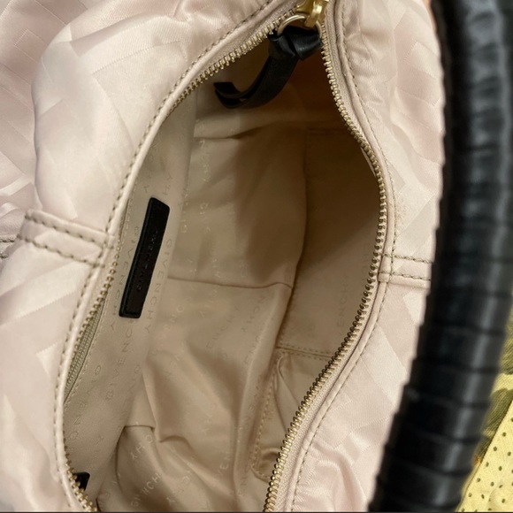 ❤️‍🔥 Givenchy hobo bag ✨immaculate✨ - Picture 8 of 11